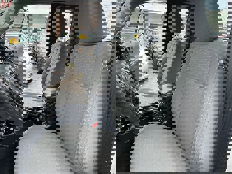 Used 2017 Toyota Tacoma SR image 30