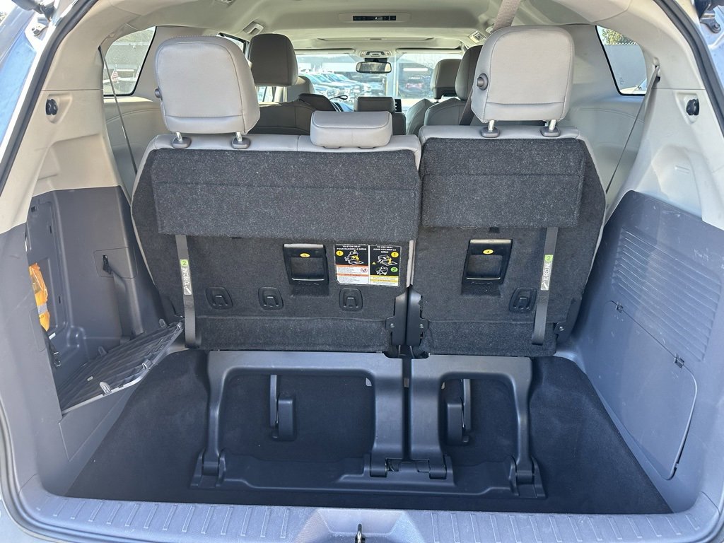 Certified 2024 Toyota Sienna XLE image 4