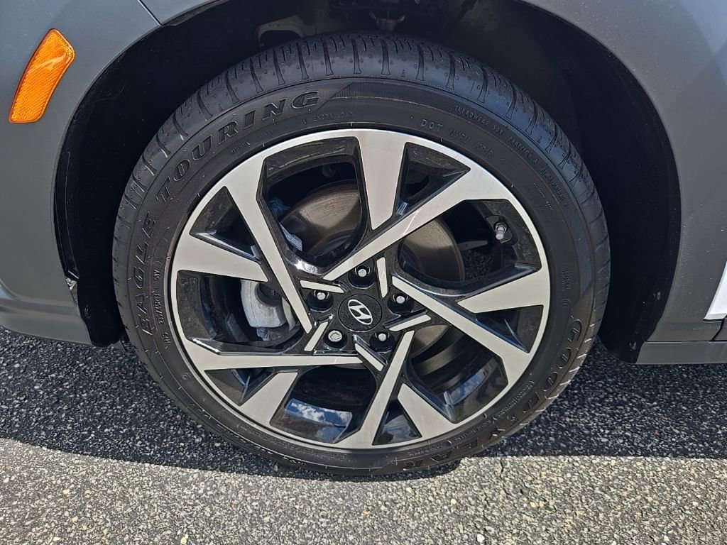 Used 2023 Hyundai Kona Limited w/ Cargo Package AWD/4WD image 15