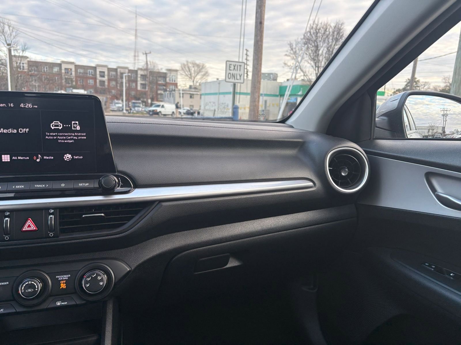 Used 2024 Kia Forte LXS image 33