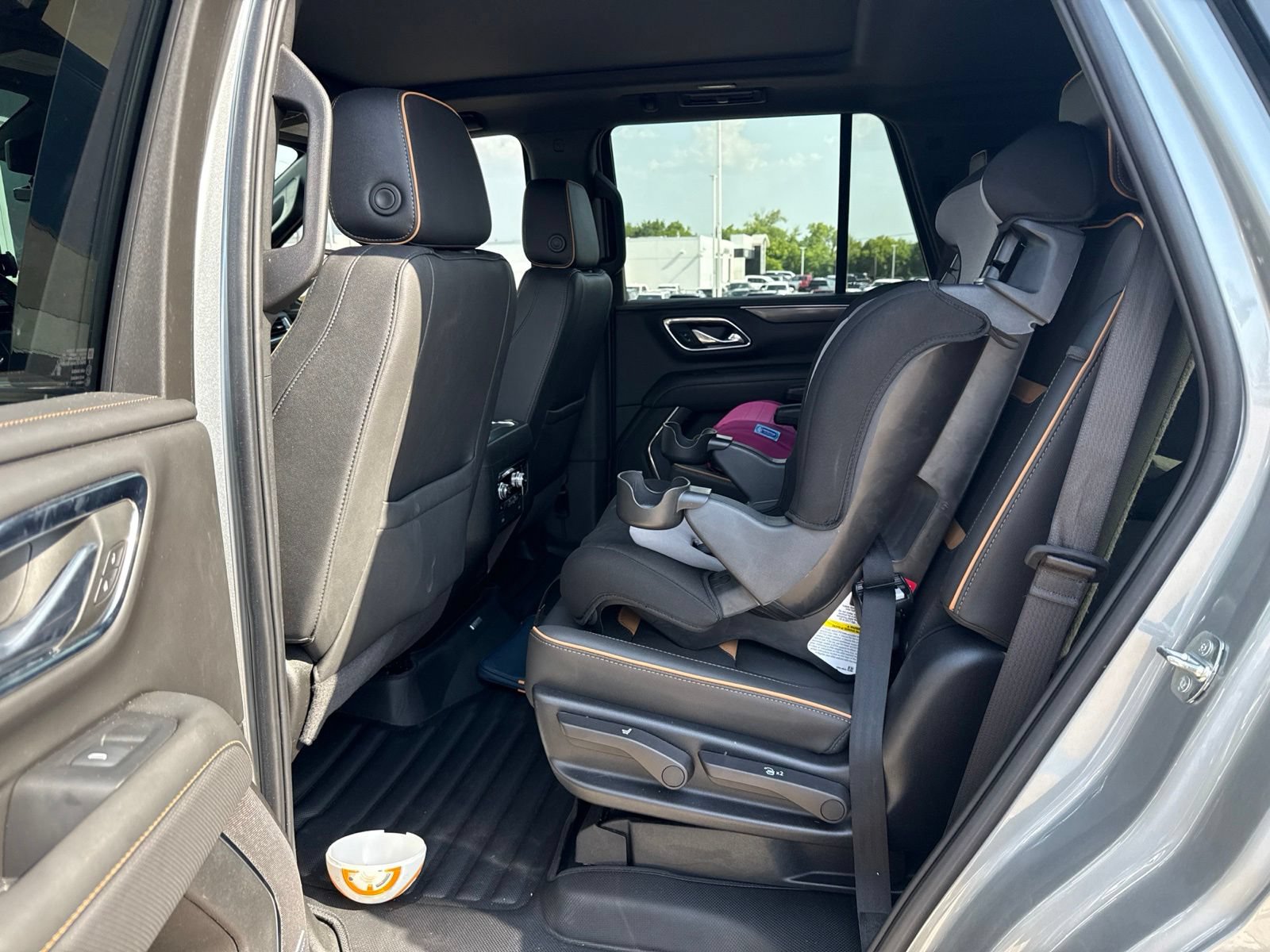 Used 2024 GMC Yukon AT4 w/ Technology Package AWD/4WD image 11