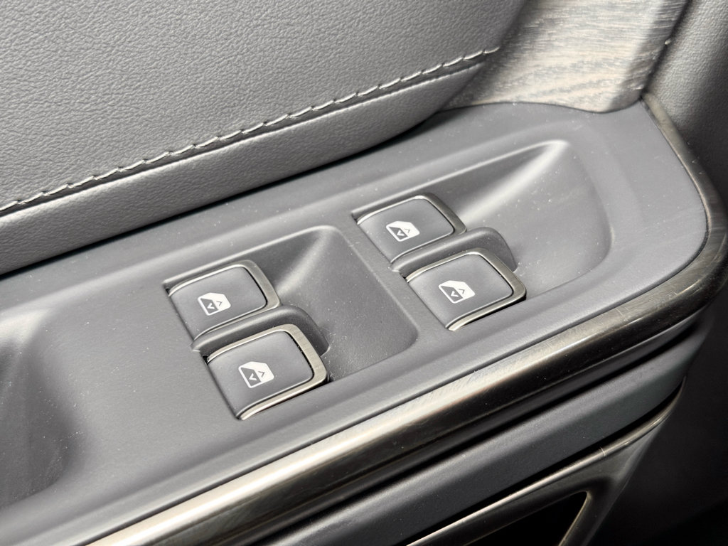Used 2024 Rivian R1S Adventure AWD/4WD image 8