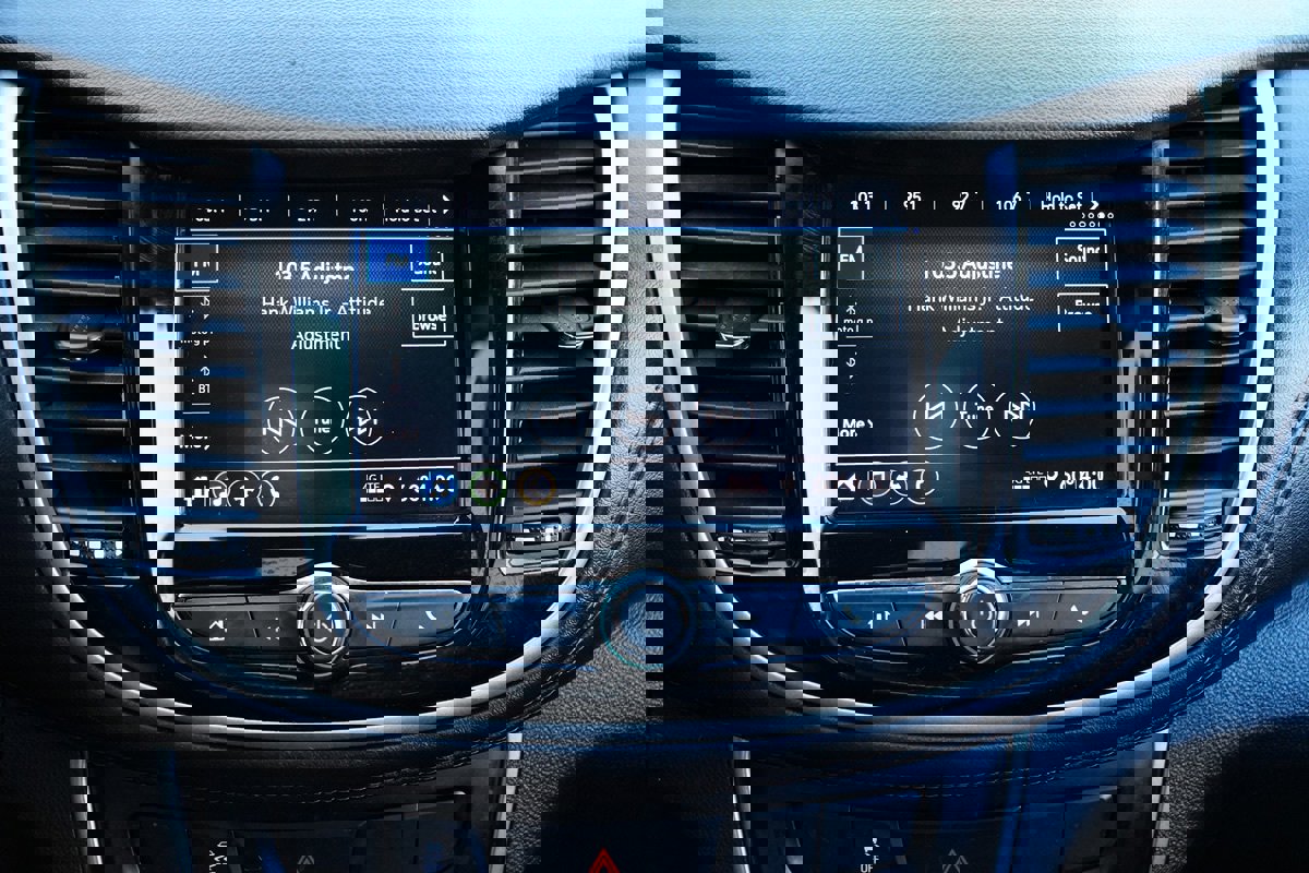 Used 2020 Chevrolet Trax LT image 15