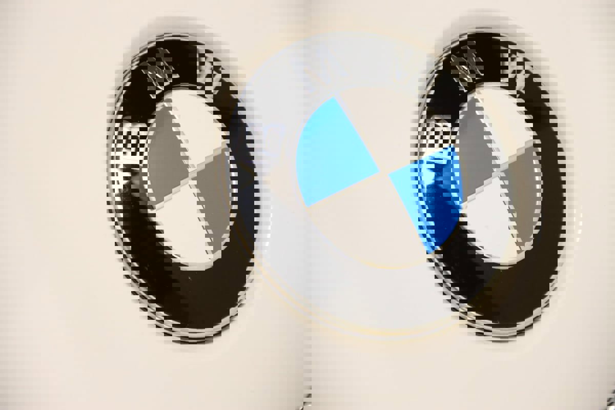 Used 2023 BMW 760i xDrive image 32