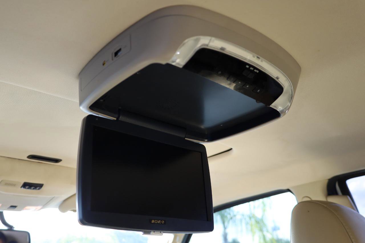 Used 2016 Ford Expedition XLT w/ Equipment Group 202A RWD image 16