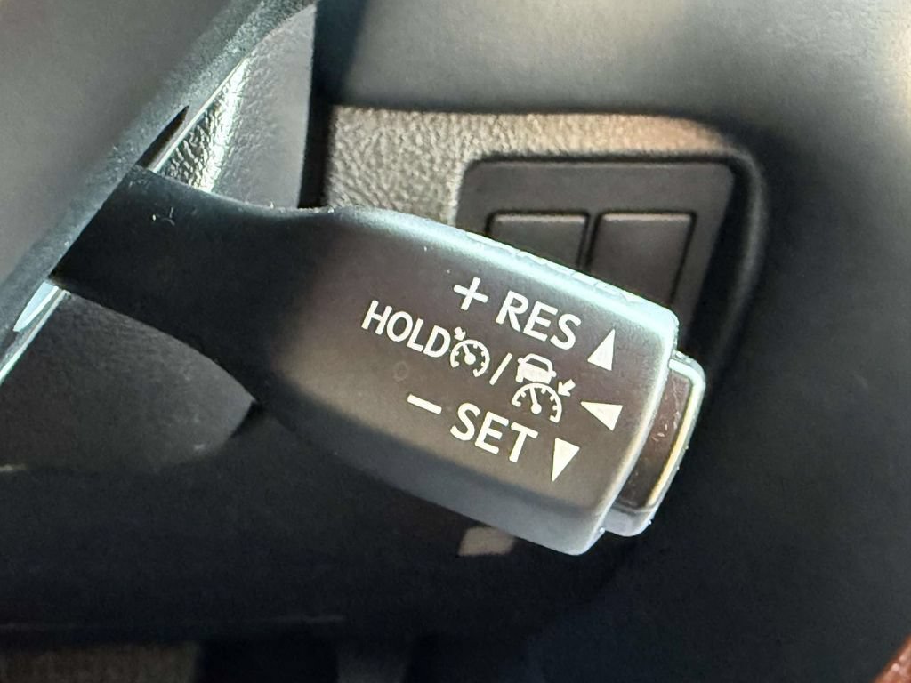 Used 2018 Lexus LX 570 4WD w/ Luxury Package image 24