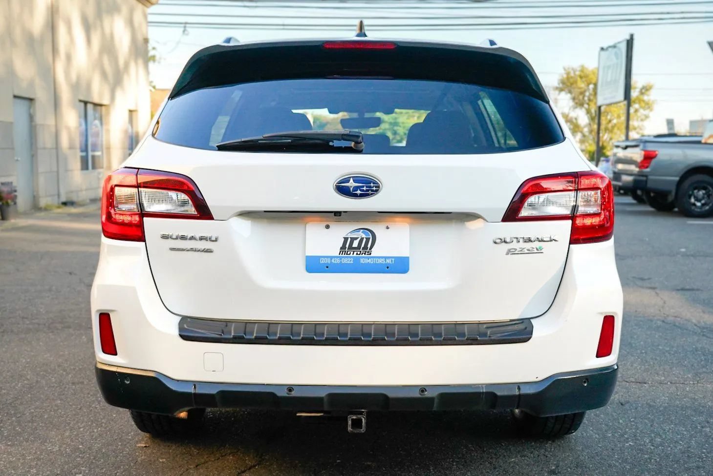 Used 2017 Subaru Outback 2.5i Touring AWD/4WD image 6