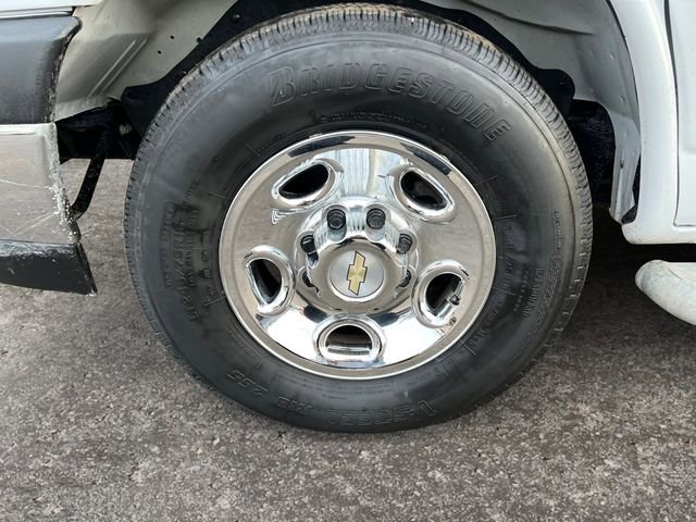 Used 2024 Chevrolet Express 2500 w/ Driver Convenience Package image 14