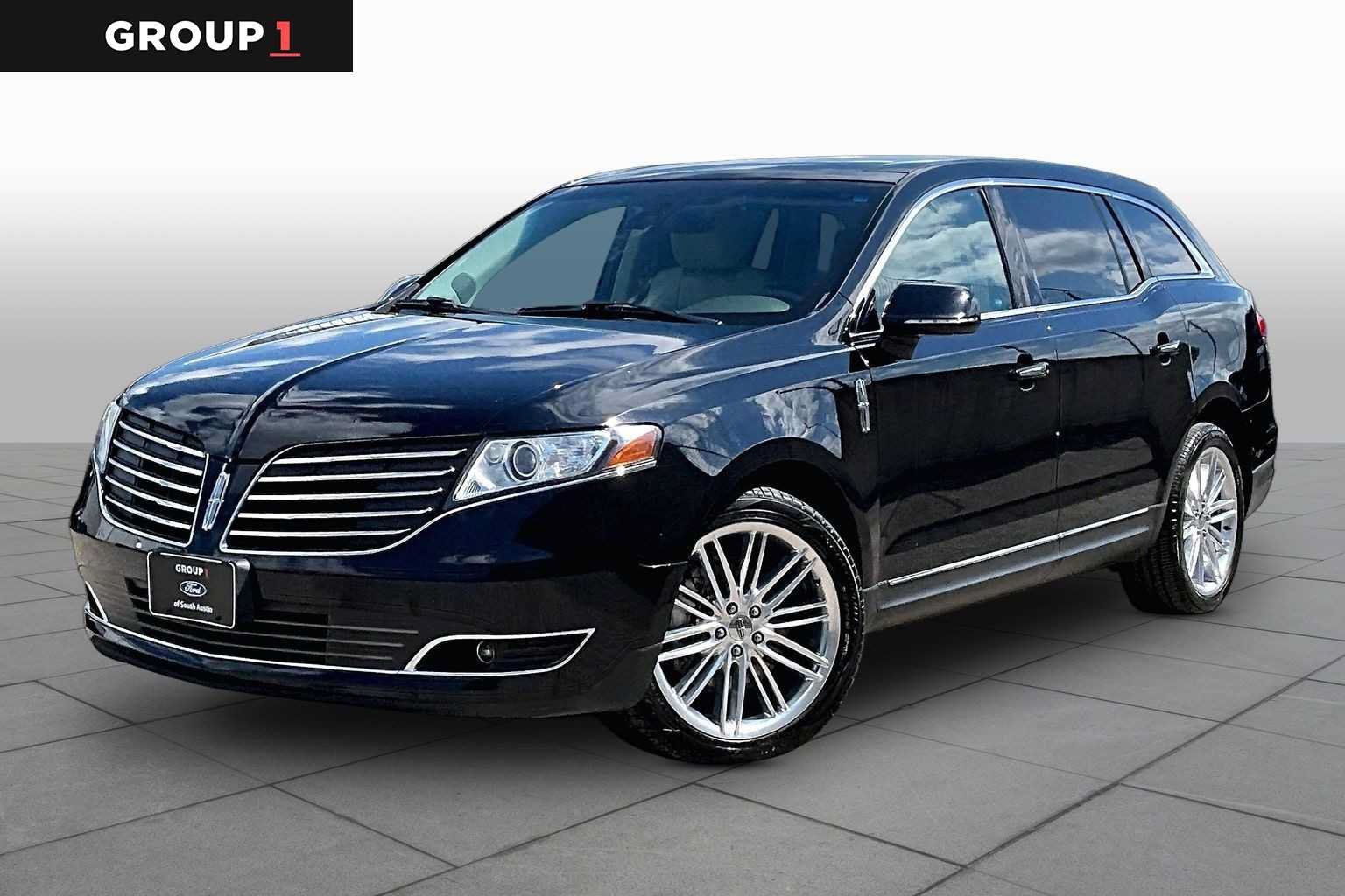 Used 2018 Lincoln MKT AWD image 1