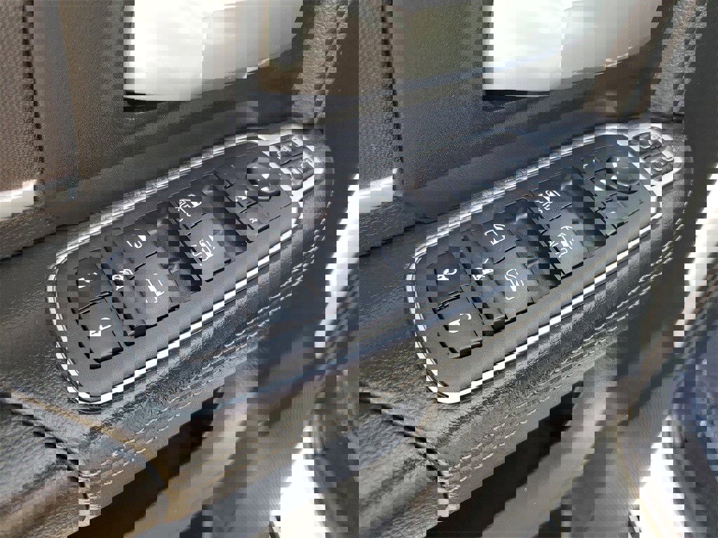 Used 2024 RAM 2500 Big Horn image 9