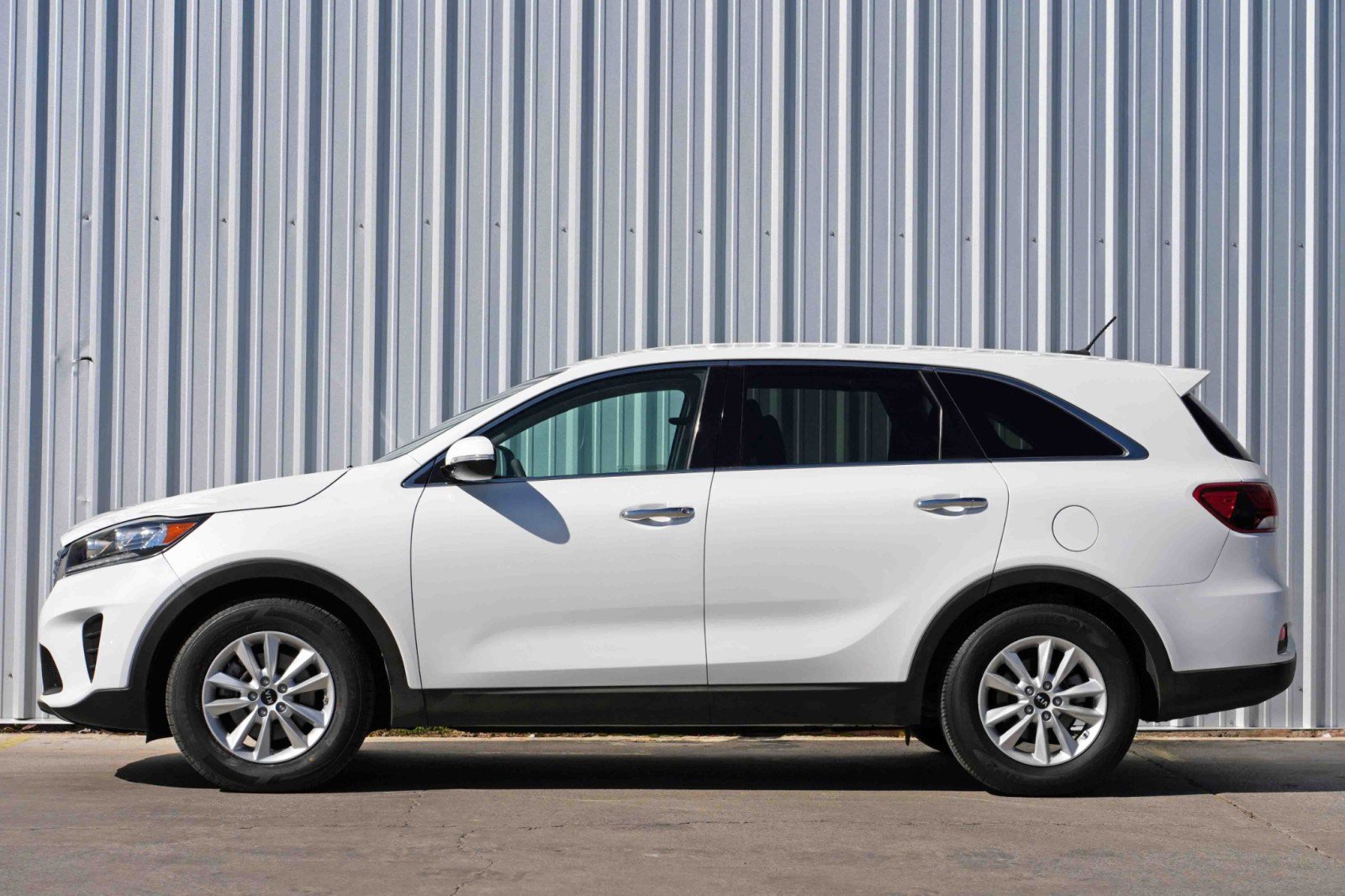 Used 2019 Kia Sorento LX image 8