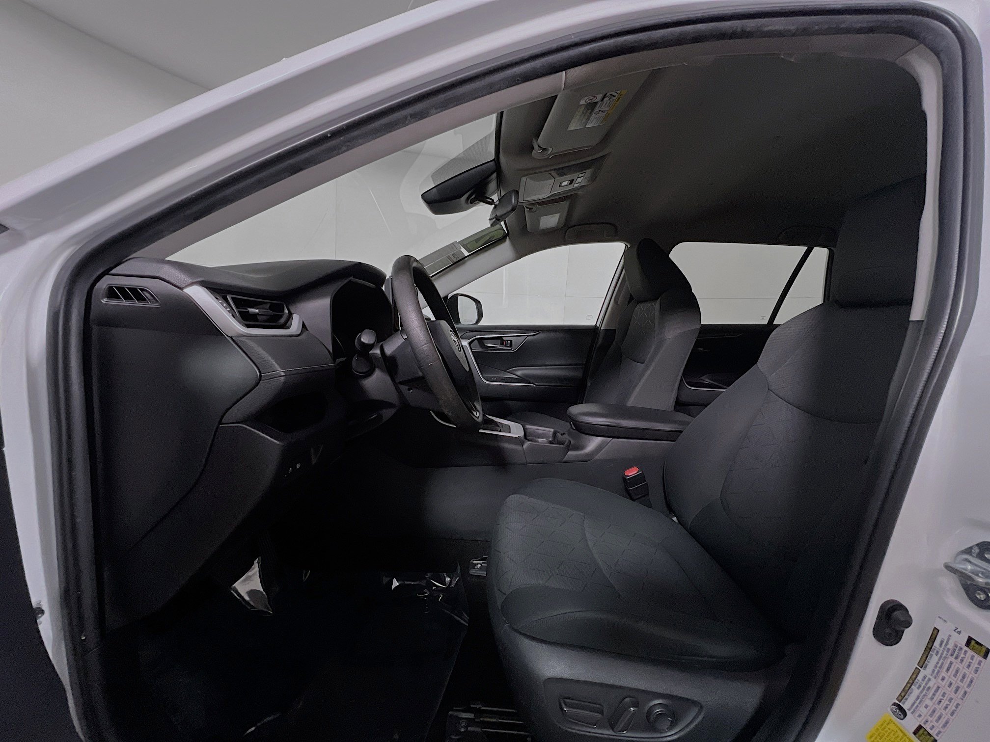 Used 2021 Toyota RAV4 XLE image 15