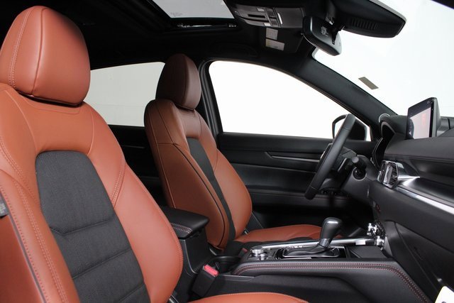 Used 2025 MAZDA CX-5 Carbon Edition image 12