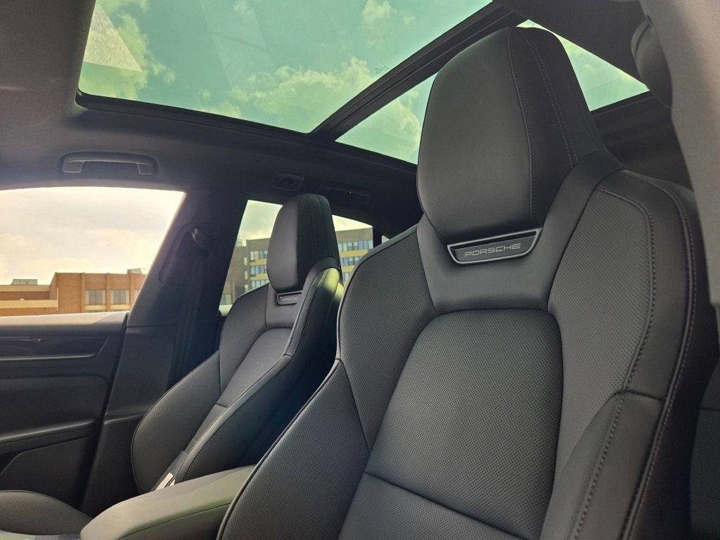 New 2025 Porsche Macan 4 Electric image 20