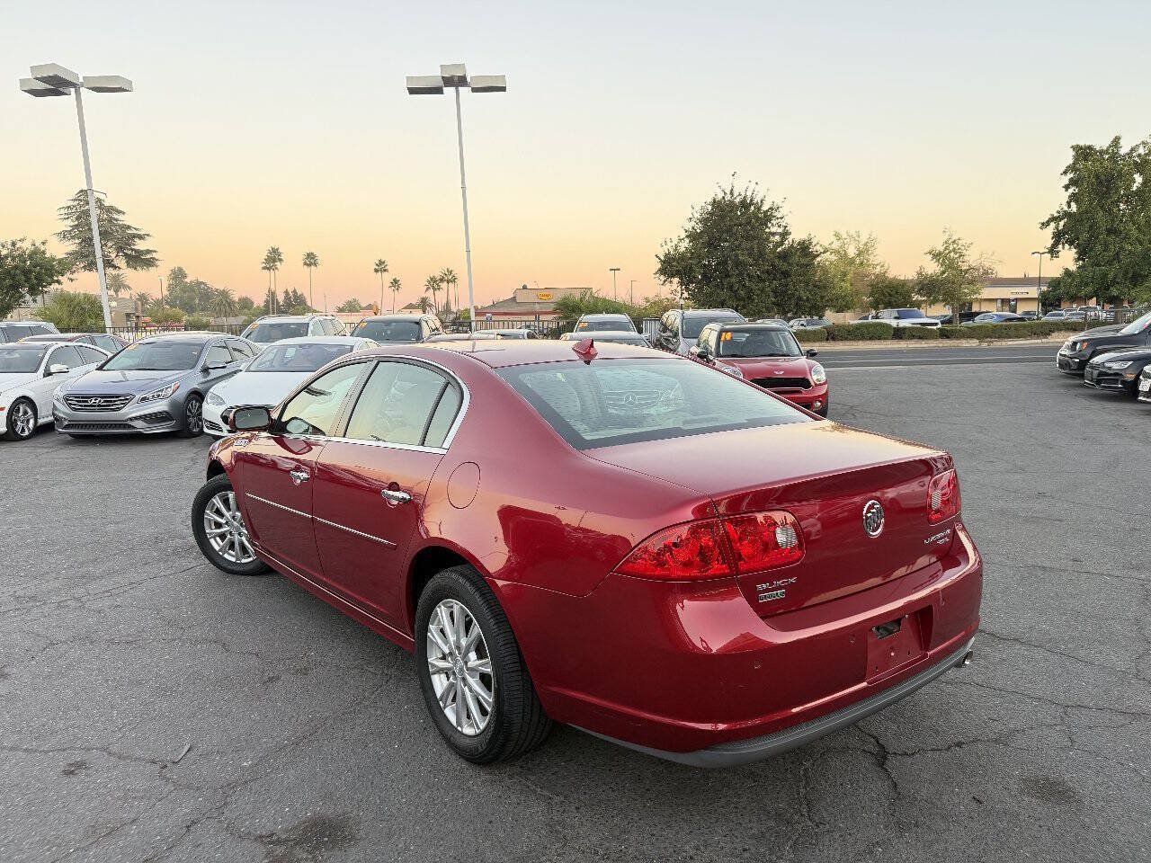 Used 2011 Buick Lucerne CXL w/ Driver Confidence Package FWD image 6