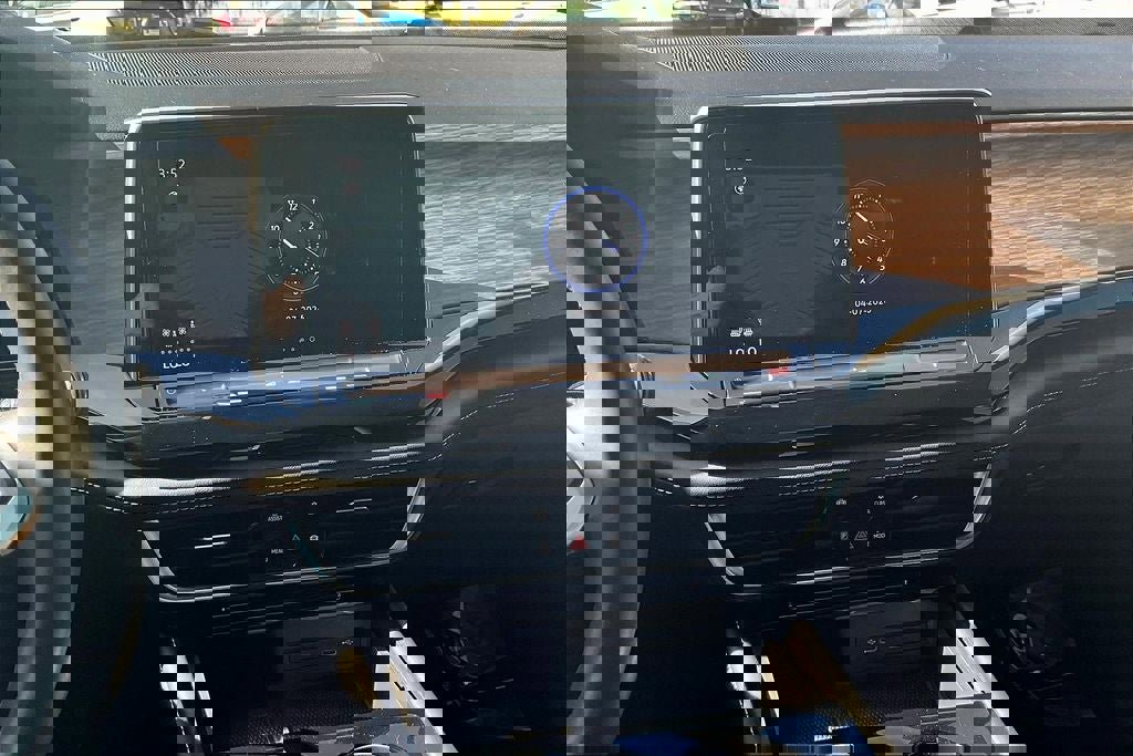 Certified 2024 Volkswagen Atlas SEL Premium R-Line image 5