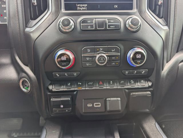 Used 2022 GMC Sierra 2500 AT4 w/ AT4 Preferred Package image 17