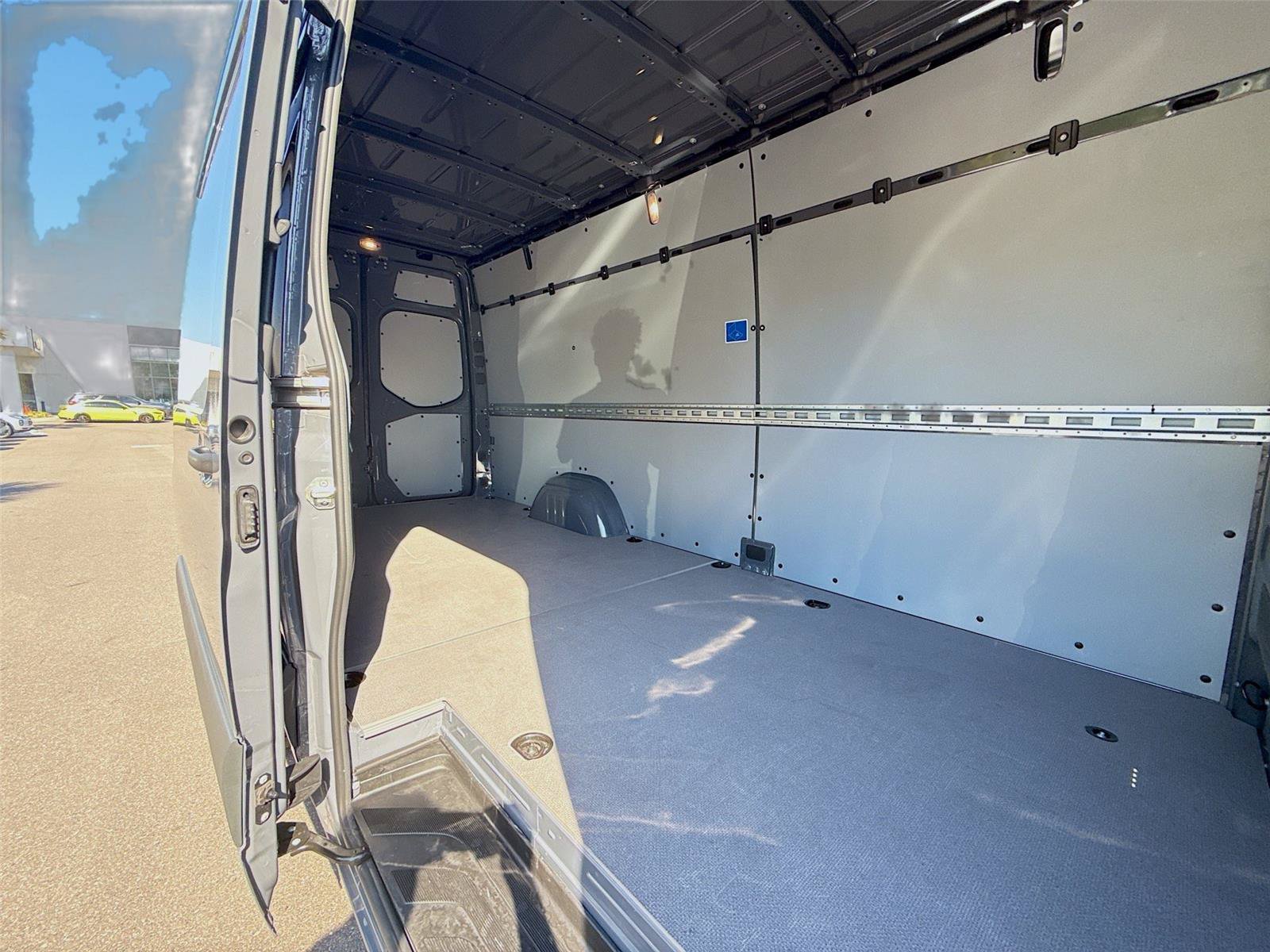 Used 2024 Mercedes-Benz Sprinter 2500 image 12