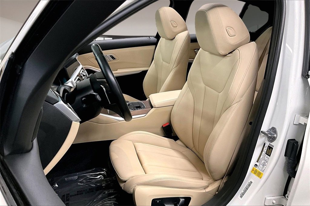 Used 2019 BMW 330i Sedan w/ Driving Assistance Package image 19