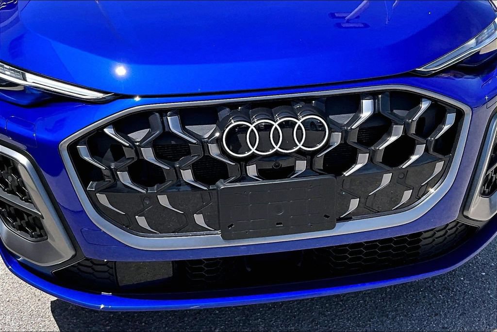 Certified 2025 Audi Q5 Premium Plus w/ Premium Plus AWD/4WD image 11
