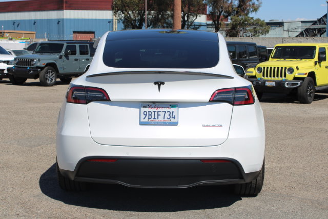 Used 2022 Tesla Model Y Performance AWD/4WD image 4