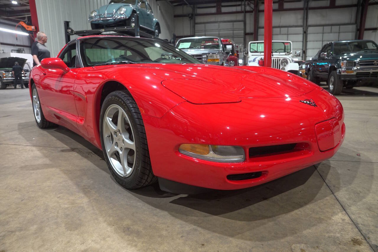 Used 2001 Chevrolet Corvette Coupe RWD image 12