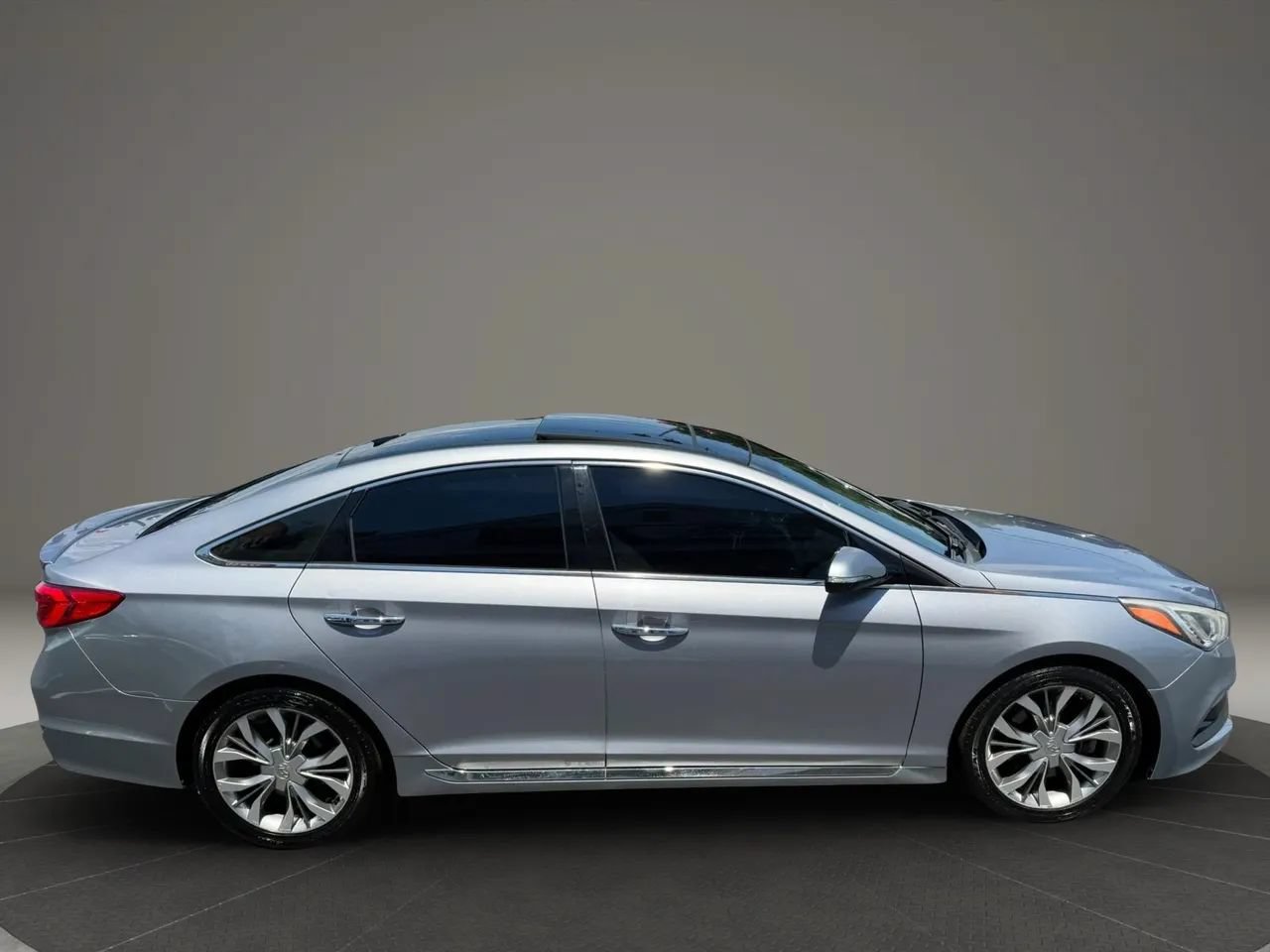 Used 2015 Hyundai Sonata Limited 2.0T w/ Cargo Package FWD image 5