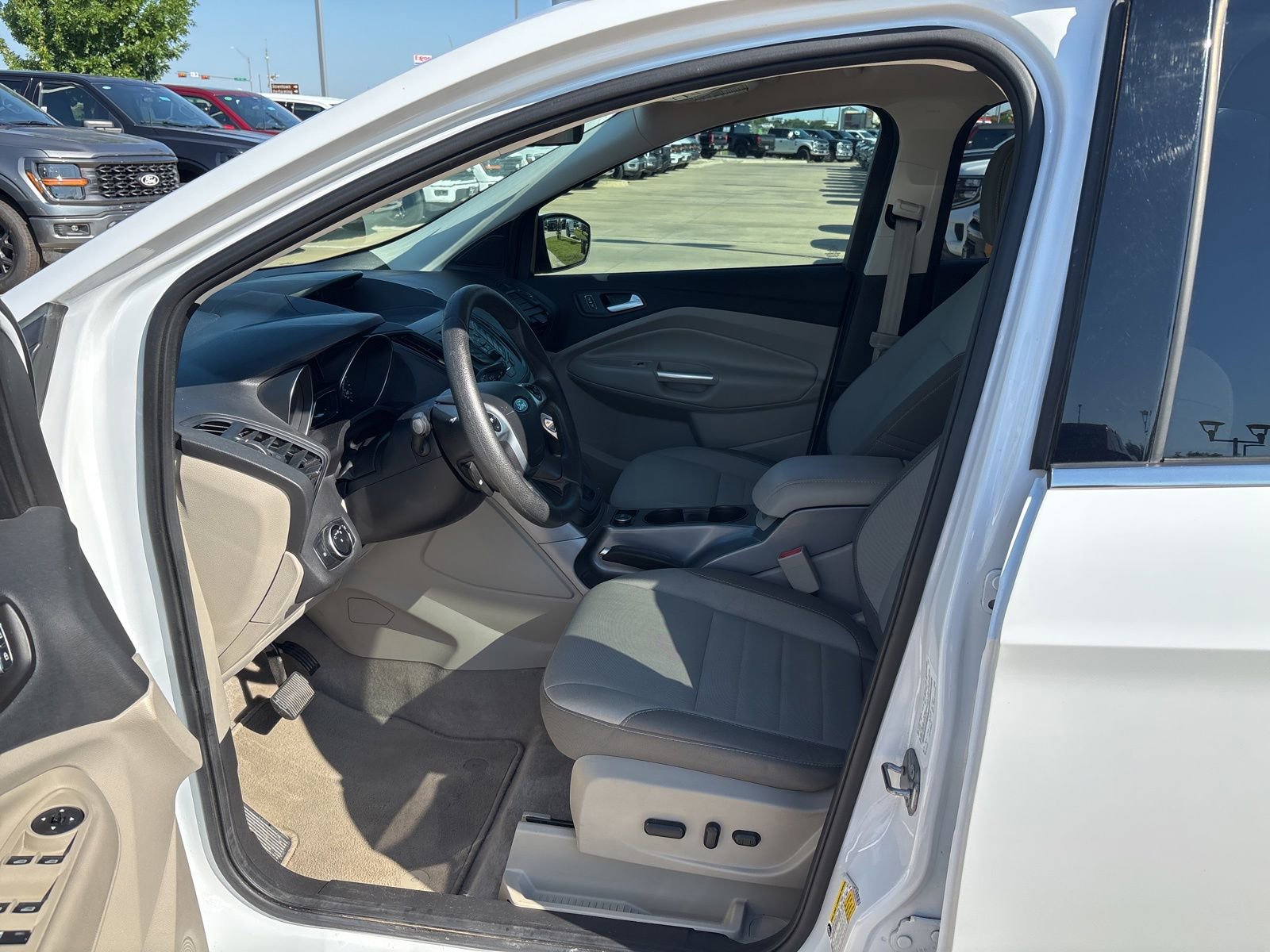 Used 2016 Ford Escape SE FWD image 15