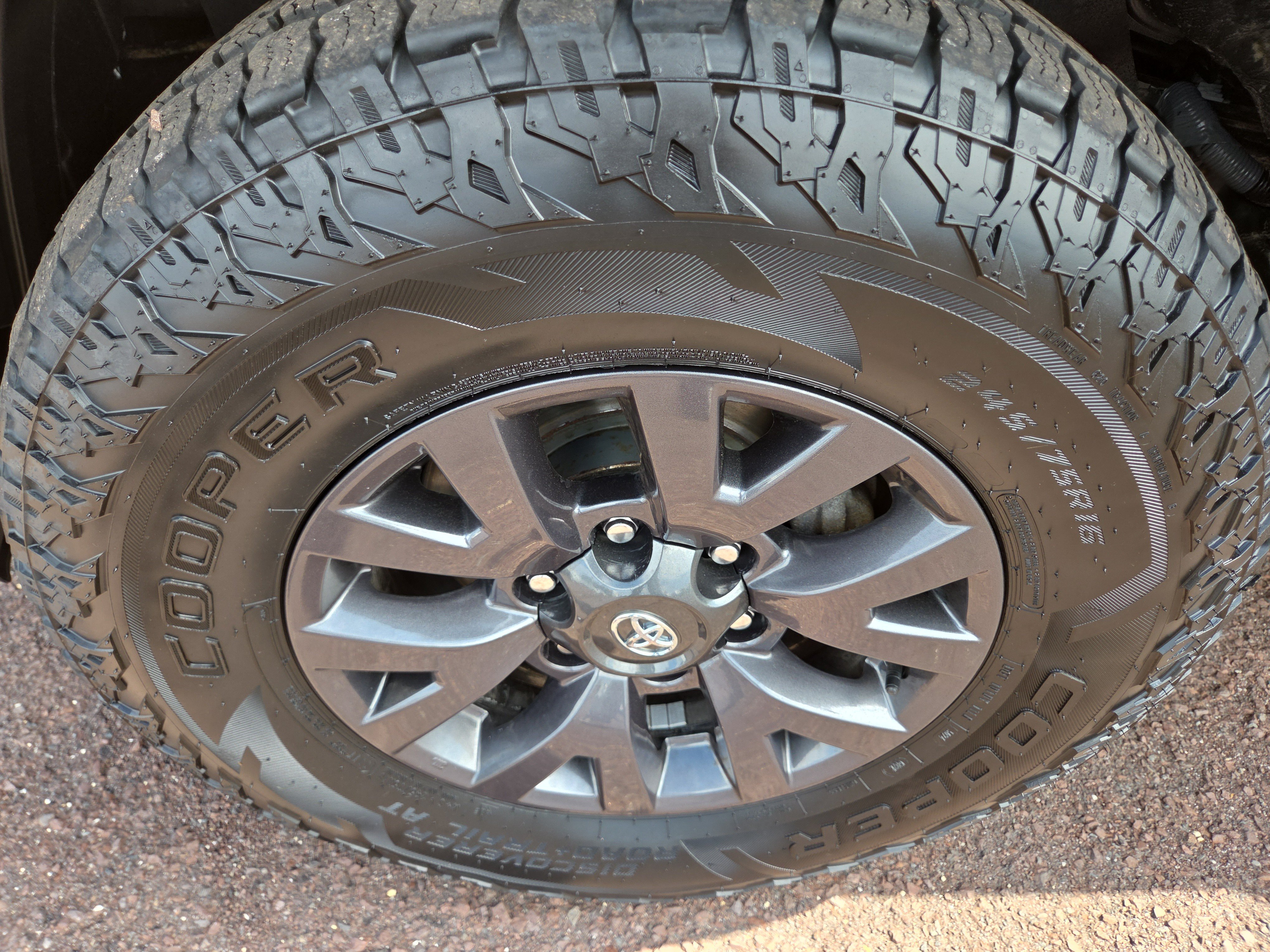 Certified 2023 Toyota Tacoma SR5 AWD/4WD image 12