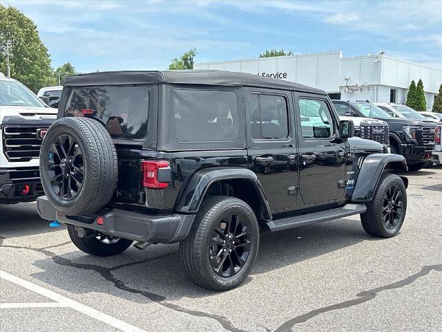 Used 2022 Jeep Wrangler Unlimited Sahara AWD/4WD image 2