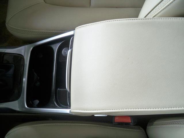 Used 2016 Volvo XC70 T5 Platinum w/ Protection Package image 14