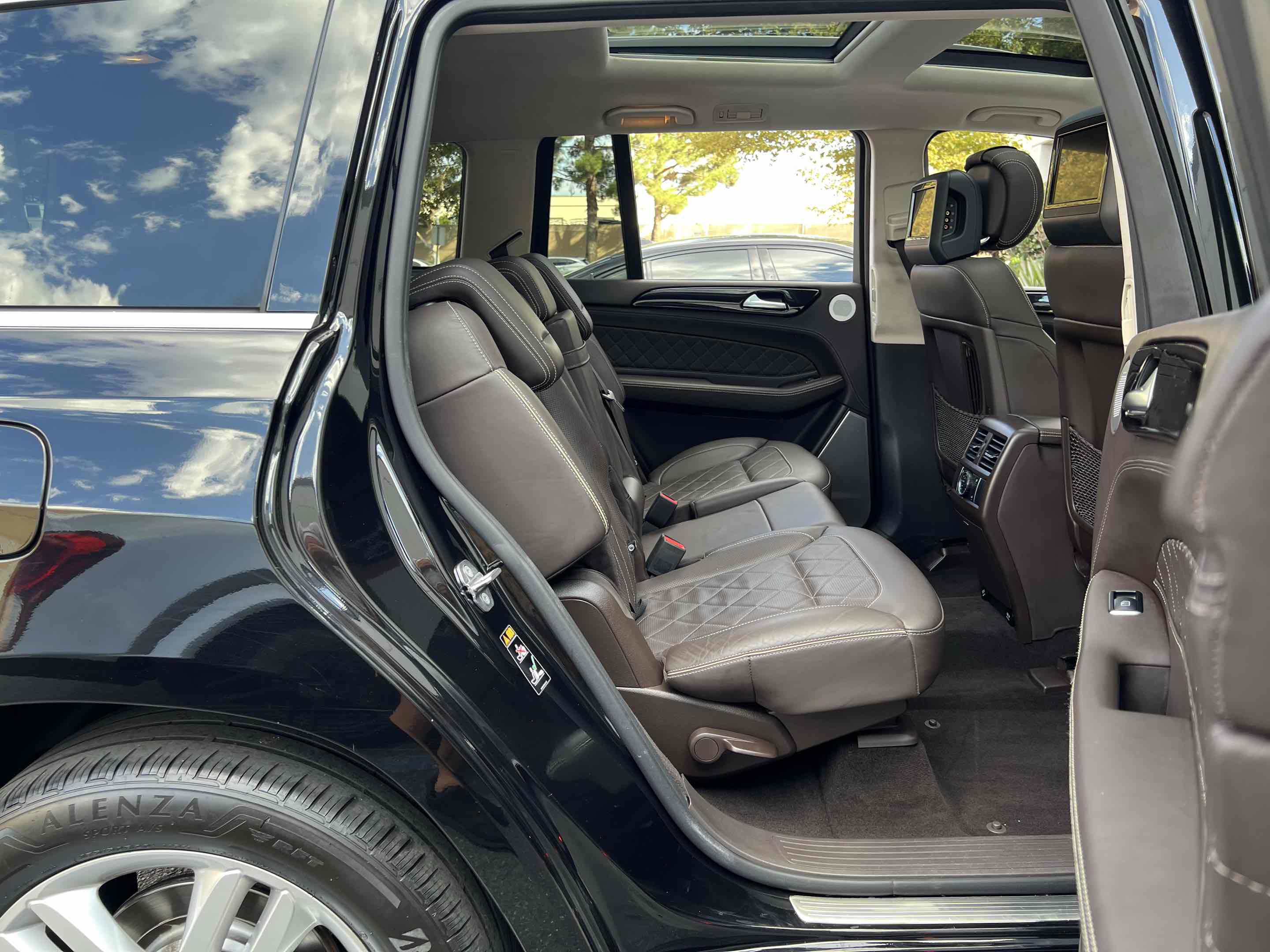 Used 2019 Mercedes-Benz GLS 450 4MATIC image 33