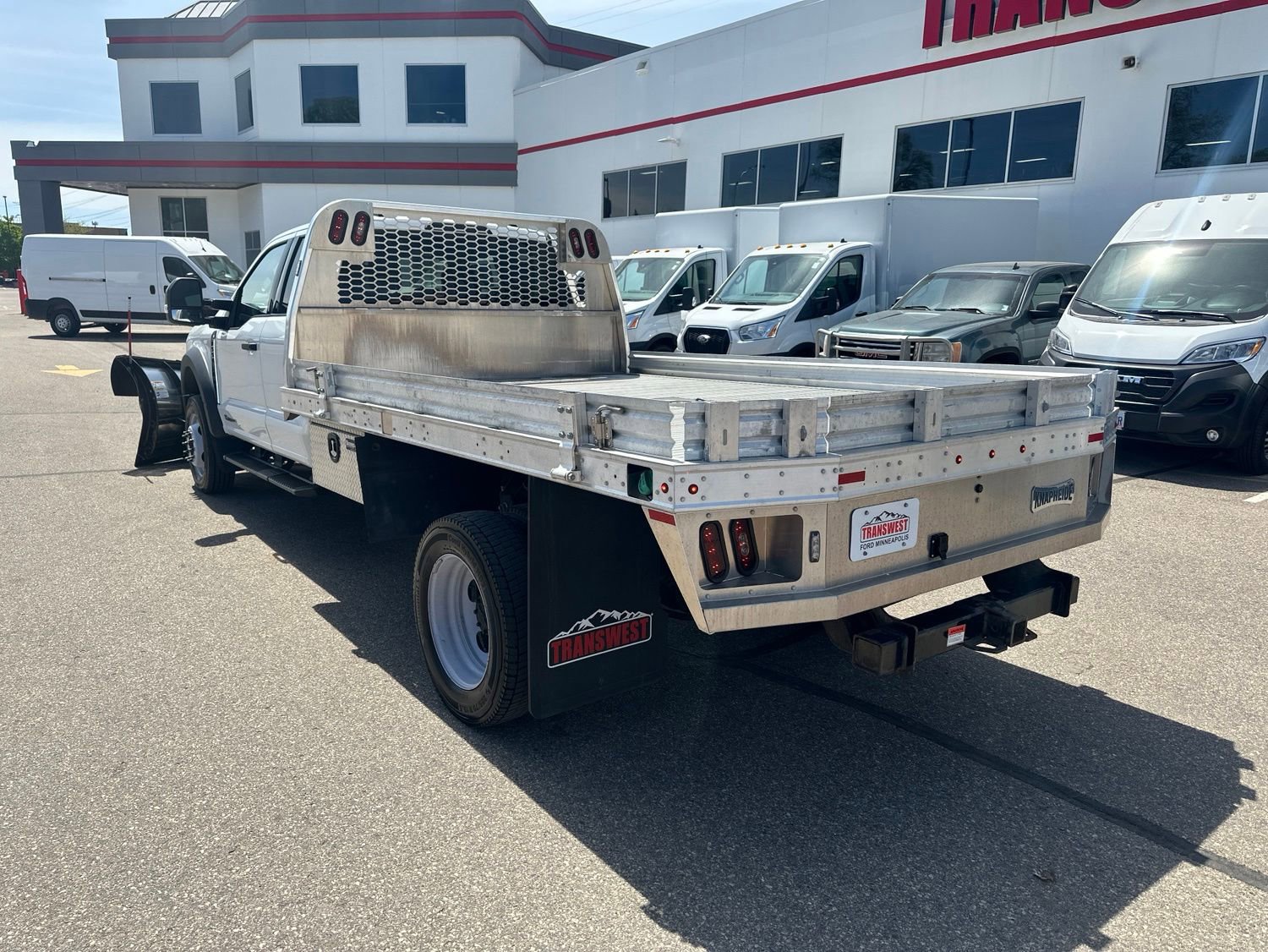 Used 2023 Ford F550 4x4 SuperCab Super Duty image 3