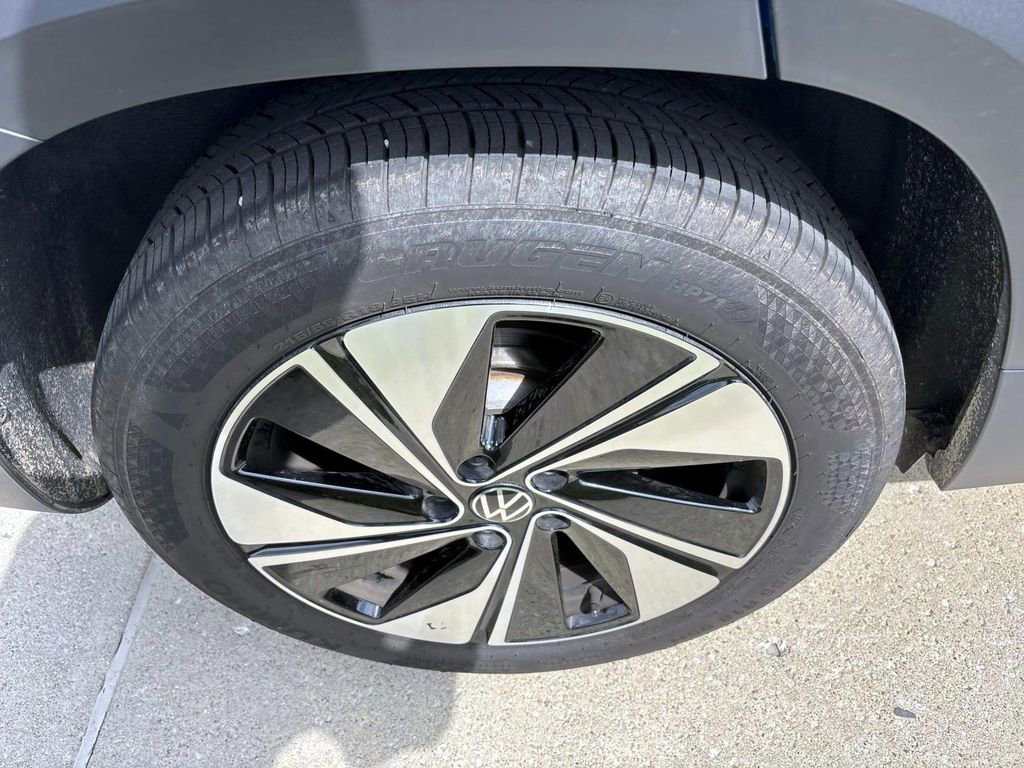 Used 2024 Volkswagen Taos SE image 10