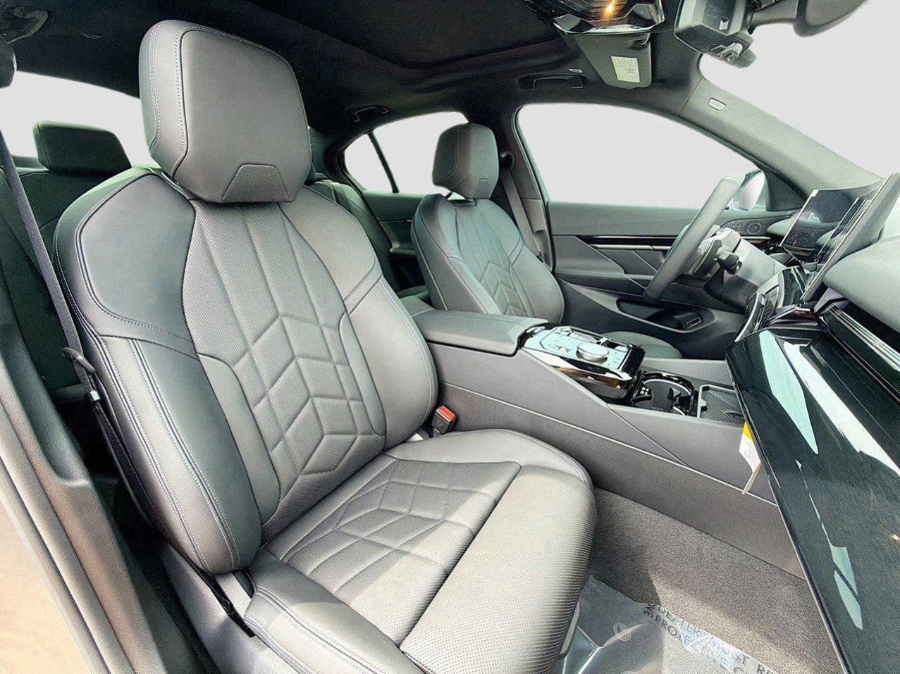 New 2026 BMW 530i w/ Convenience Package RWD image 16