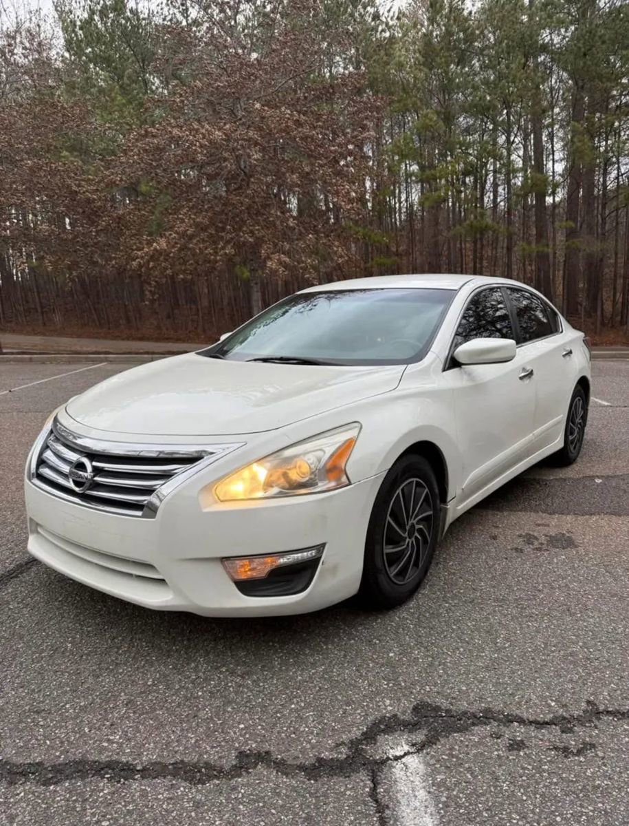 Used 2015 Nissan Altima 2.5 S w/ Power Driver Seat Package FWD image 3