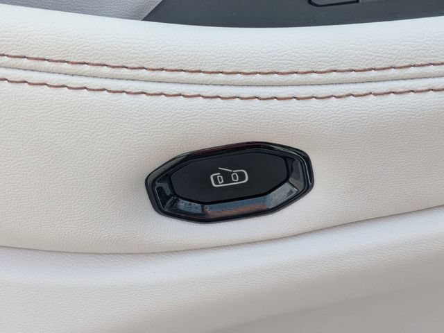 New 2026 Jeep Cherokee Limited AWD/4WD image 13