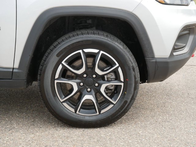 Used 2024 Jeep Compass Trailhawk AWD/4WD image 9