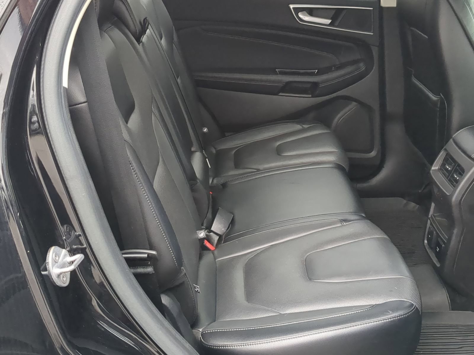 Used 2017 Ford Edge Titanium w/ Equipment Group 301A image 26