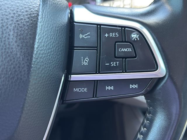 Used 2020 Toyota Highlander LE AWD/4WD image 21