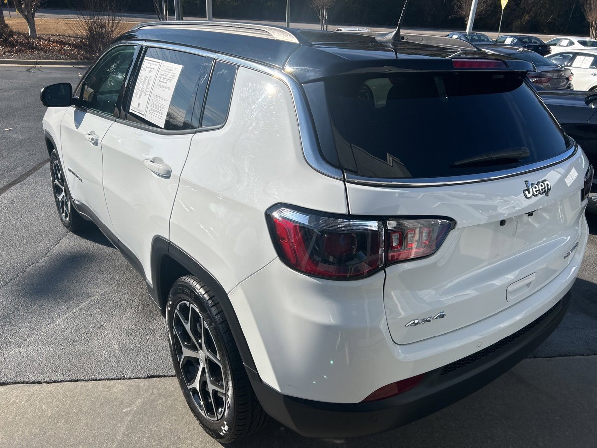 Used 2024 Jeep Compass Limited image 32