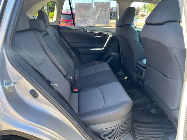 Used 2022 Toyota RAV4 XLE w/ Convenience Package AWD/4WD image 10