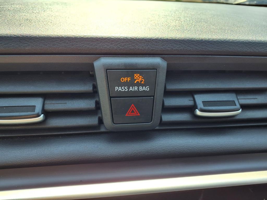 Used 2022 Nissan Versa SR w/ Convenience Package FWD image 25