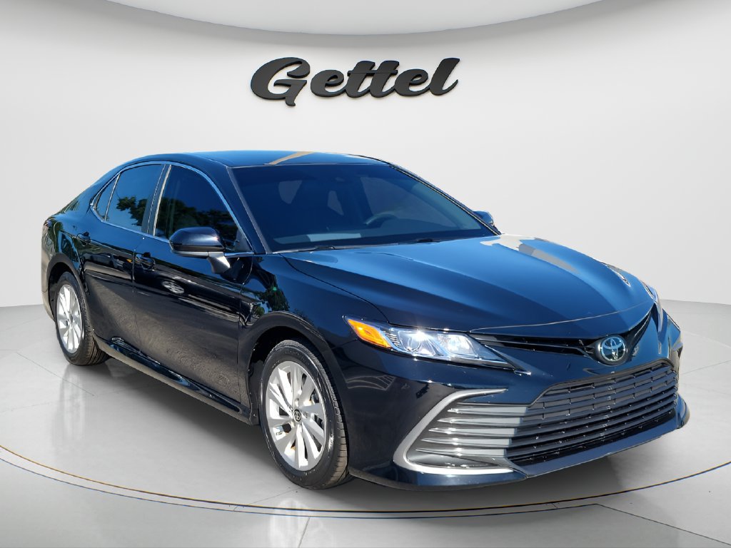 Used 2024 Toyota Camry LE FWD image 3