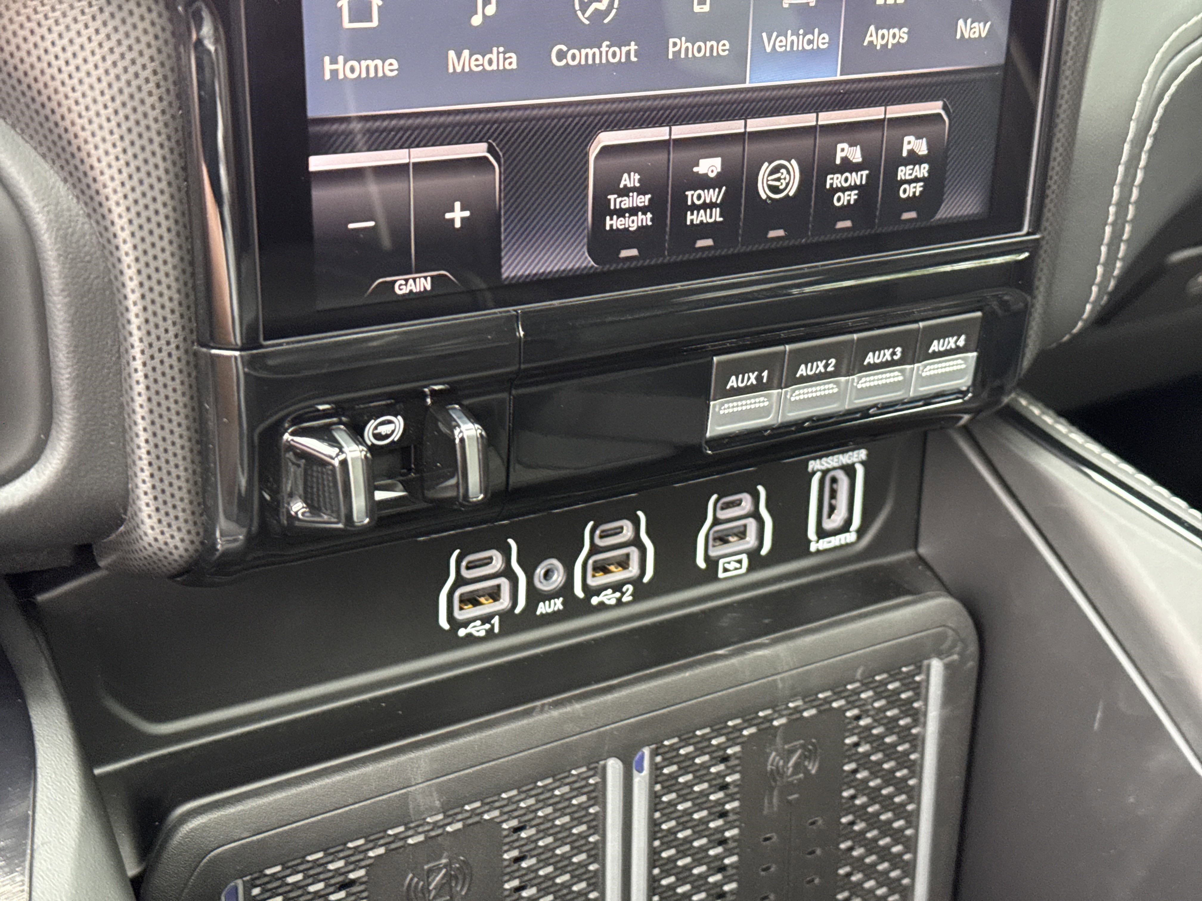 New 2025 RAM 2500 Limited image 34