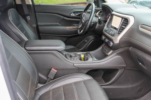Used 2023 GMC Acadia Denali w/ Denali Technology Package FWD image 17