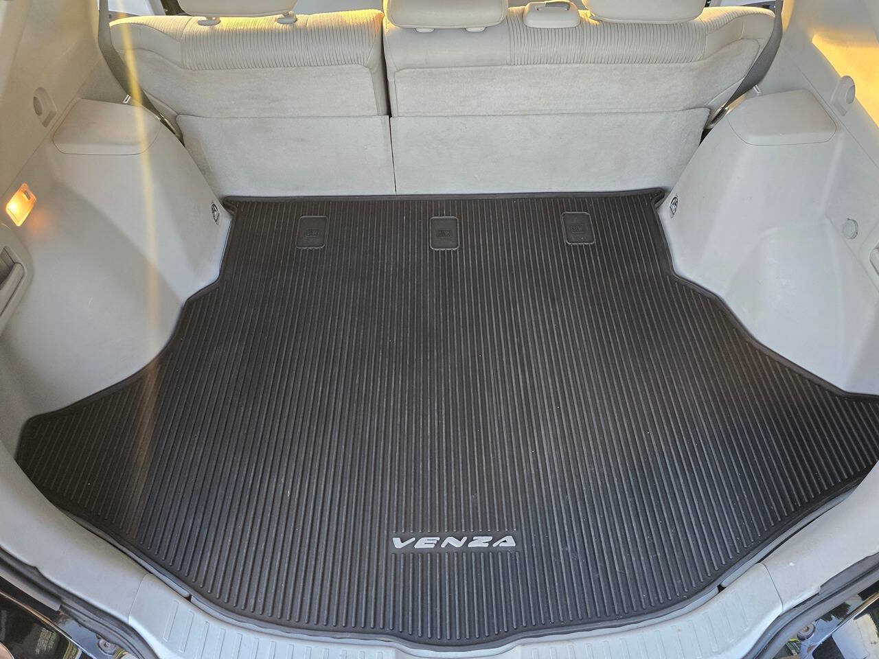 Used 2012 Toyota Venza LE FWD image 40