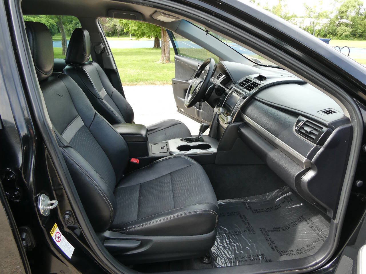 Used 2012 Toyota Camry SE FWD image 25