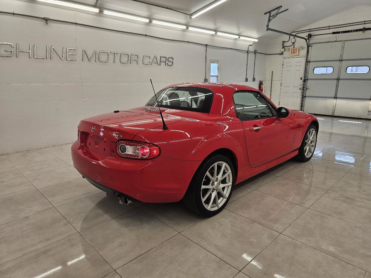 Used 2012 MAZDA MX-5 Miata Touring RWD image 4