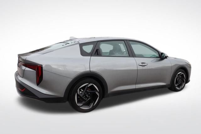 Used 2025 Kia K4 EX image 12